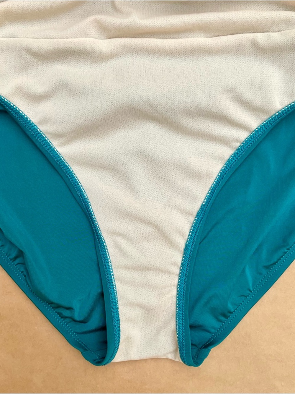La Blanca β Ruched One Piece Halter Swimsuit in Teal Size 10 - Picture 9 of 13